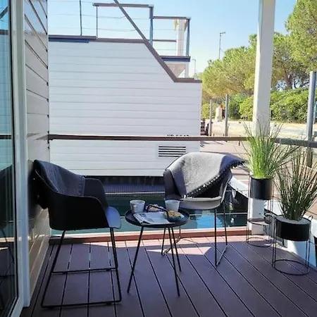 Marinavita - A Floating House Hébergement de vacances