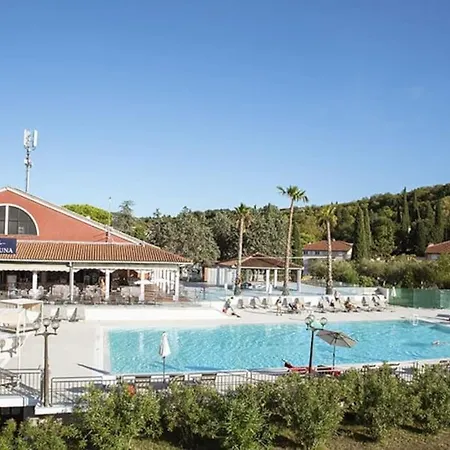 Marinavita - A Floating House Hébergement de vacances Portorož