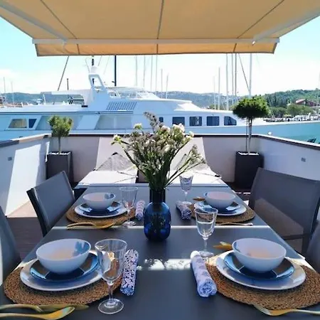 Marinavita - A Floating House Дом отдыха Порторож