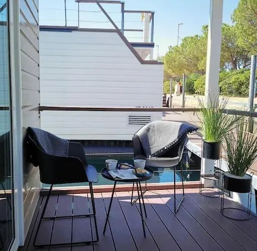 Marinavita - A Floating House 別荘