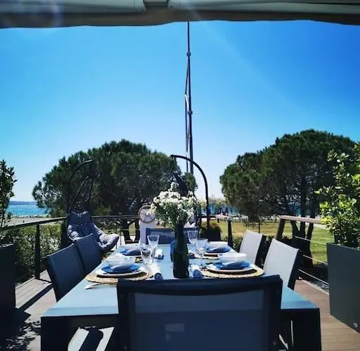 Marinavita - A Floating House ポルトローシュ