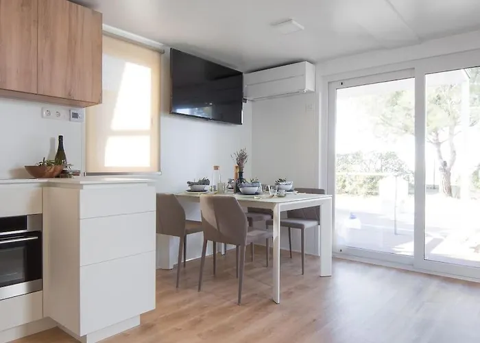 Marinavita - A Floating House ポルトローシュ