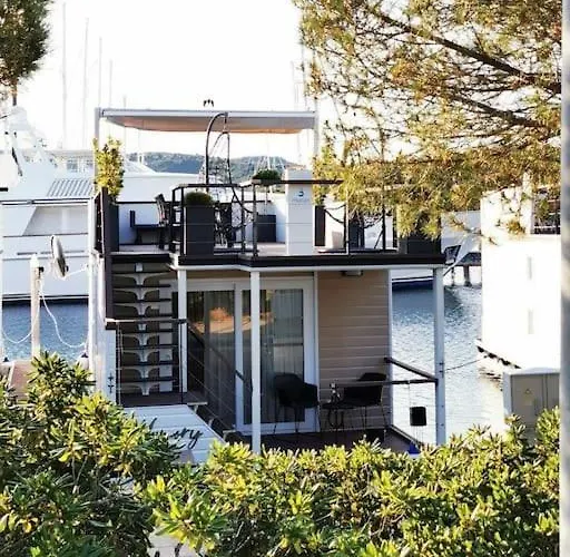 Marinavita - A Floating House ポルトローシュ