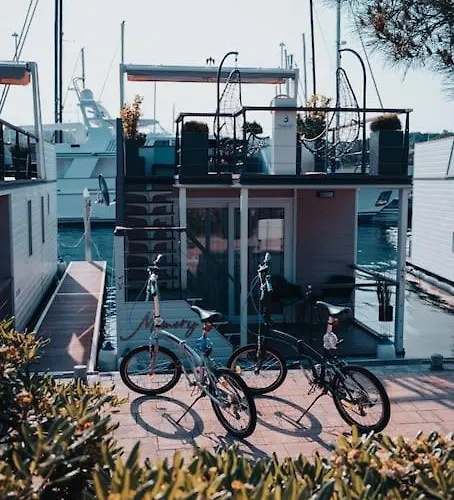 別荘 Marinavita - A Floating House ポルトローシュ