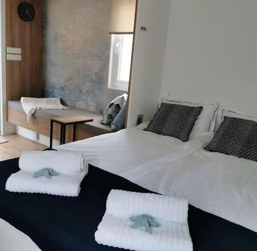 Marinavita - A Floating House 別荘 ポルトローシュ