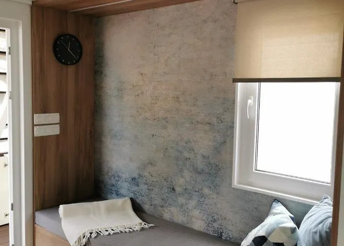 Marinavita - A Floating House * ポルトローシュ