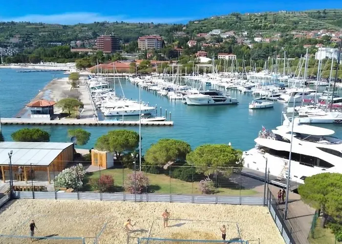 Marinavita - A Floating House * ポルトローシュ